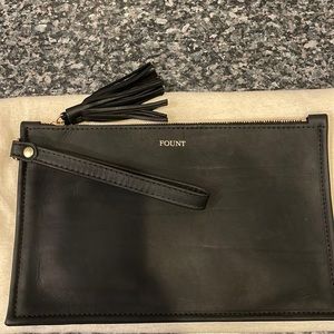Fount Finley Clutch